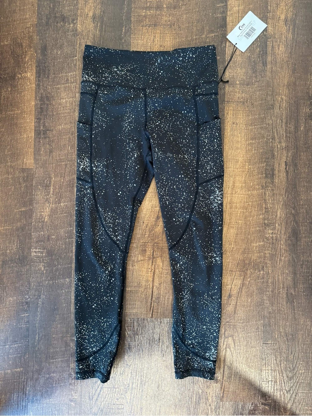 Zyia black reflective light and tights with pockets